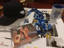 TVP oddział w  Lublinie przekazuje na aukcję zestaw gadżetów- kalendarz z „twarzami" TVP3 Lublin, kubek, smyczki, czapkę i koszulkę z logo oraz wycieczkę - Zwycięzca licytacji będzie mógł zwiedzić siedzibę  TVP przy ul. Rabbego 2 w Lublinie, wejść do reżyserki, dużego studia S1, studia Panoramy i programu „Miłego popołudnia z TVP3 Lublin". Będzie to okazja, aby podejrzeć, jak wygląda praca przy produkcji programu. Dar przekazała Pani Eliza Cugowska