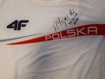 Prezent od Rotary Club Lublin Centrum i Polskiego Związku Lekkiej Atletyki: koszulka z autografem Tomka Majewskiego.