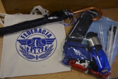 Zestaw gadżetów od Federacji Związków Zawodowych Kolejarzy (parasol, torba na laptop, bidon, saszetka, nożyk turystyczny)