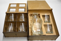 Karafka i 6 szklanek- prezent od Kolejarzy ze Sztabu nr 69